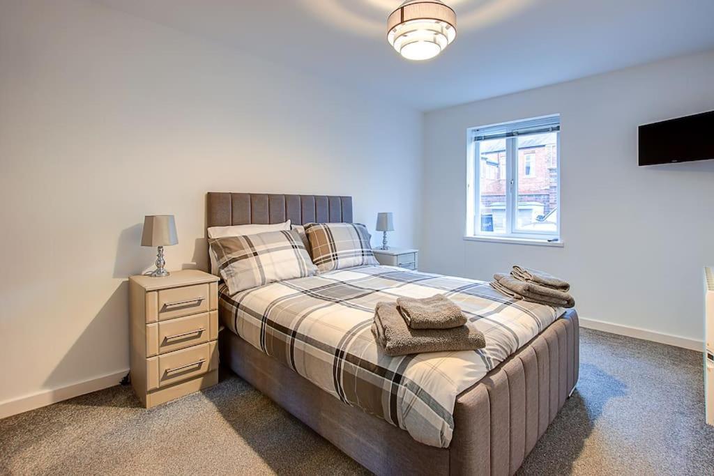 Sunderland Short Stays 2 Bedroom Apartment Free Parking Fulwell Sr6 ภายนอก รูปภาพ